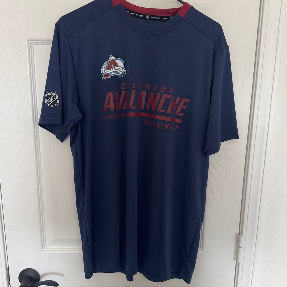 Fanatics Authentic Pro Colorado Avalanche Tech T-Shirt | Men’s Large
